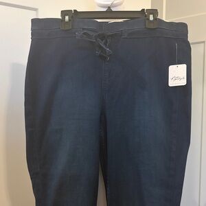 NWT We The Free Womens Dark Blue Low Rise Crop Jeans Size M Comfy Stylish